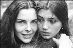 Carole Bouquet e Angela Molina, actrizes do filme de Buñuel 'Esse obscuro objecto de desejo'. Fotografia de Allan Tannenbaum, NY-1977