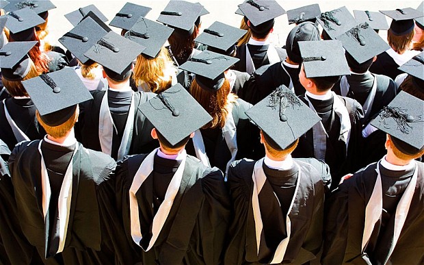 UNIVERSITY STUDENTS ON GRADUATION DAY UK